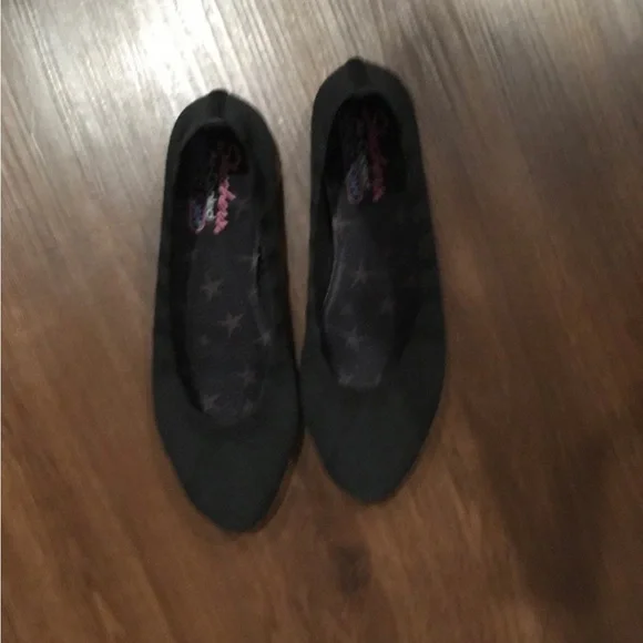 Flats - Picture 2 of 2